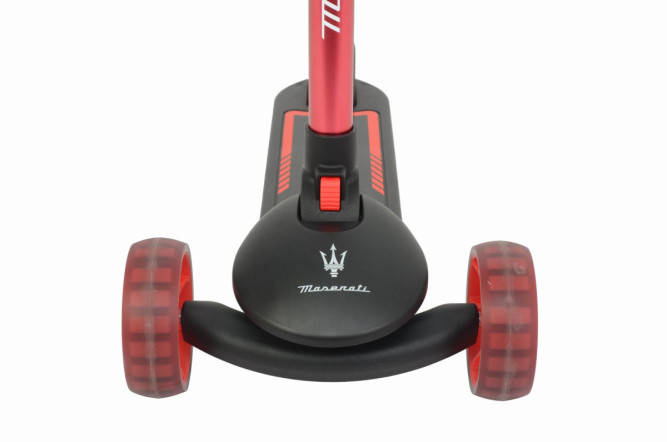 Трехколесный беговел-самокат Maserati с сиденьем - CLB-0140-BLACK