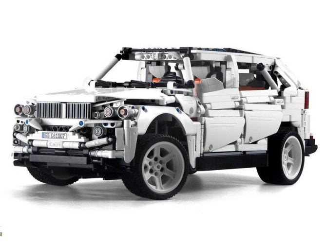 Конструктор CADA deTech внедорожник BMW G5 4WD (2208 деталей) - C61007W