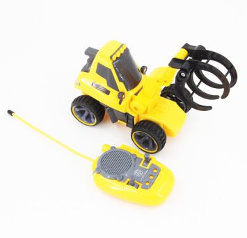 Радиоуправляемый трактор с куном для малышей 1:18 - 7777-09