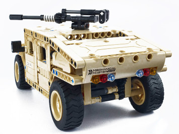 Радиоуправляемый конструктор военный джип QiHui Technics 4CH 2.4G 502 детали - QH8014