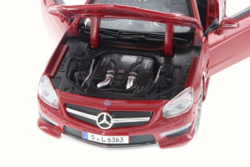 Металлическая модель Maisto Mercedes-Benz SL 63 AMG 1:24 - 31900